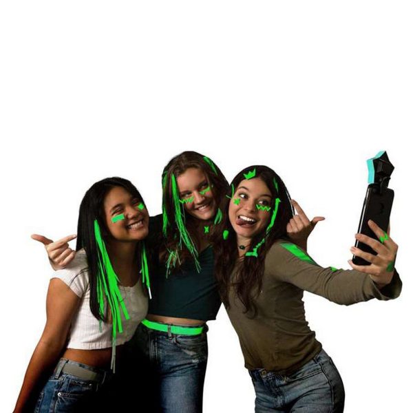 Hra Let's Glow Studio Famosa